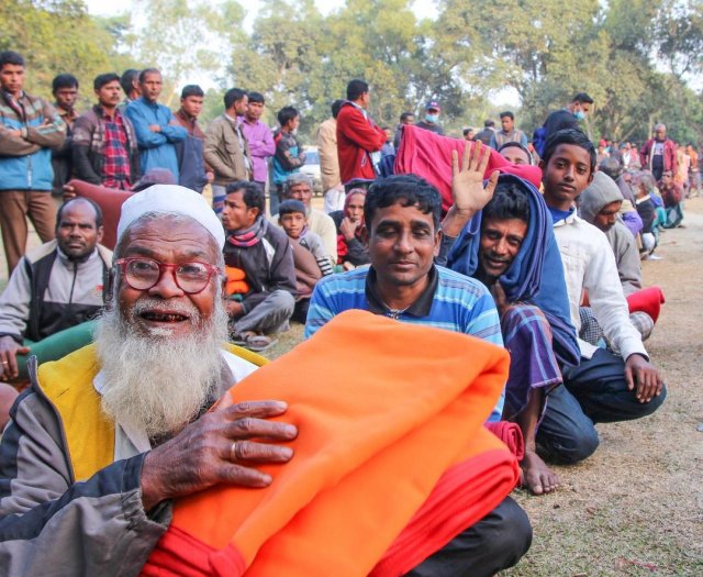 শীতবস্ত্র বিতরণ